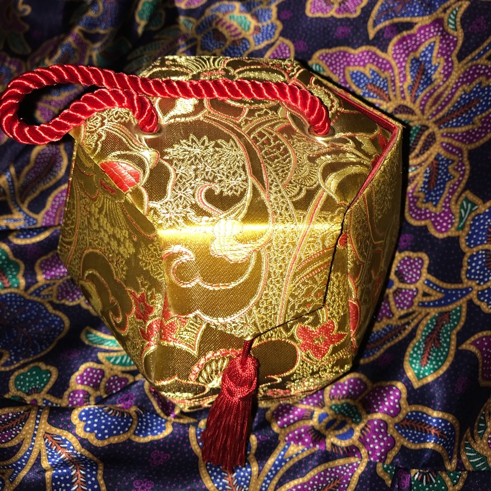 Chinese hand purse